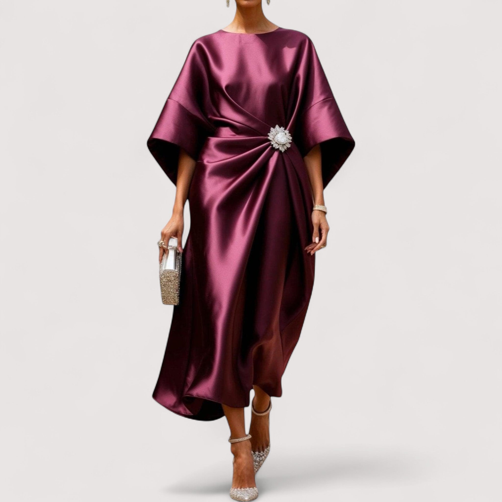 Zora – Elegantna Haljina s Luksuznim Dodirom