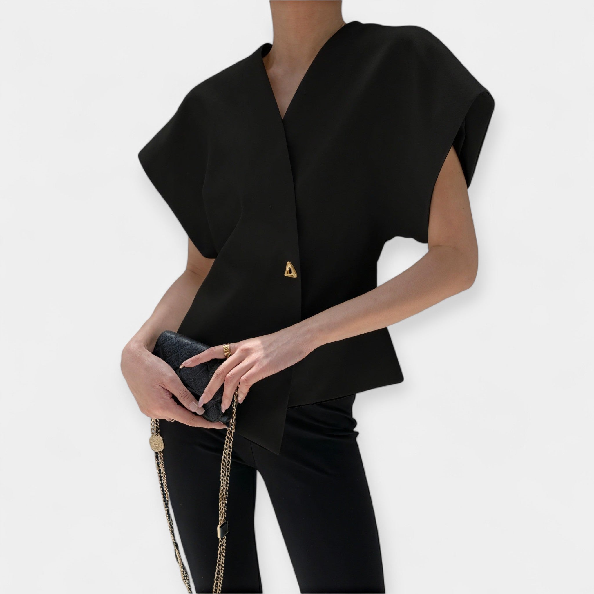 Maja – Moderan minimalistički top za svaku priliku