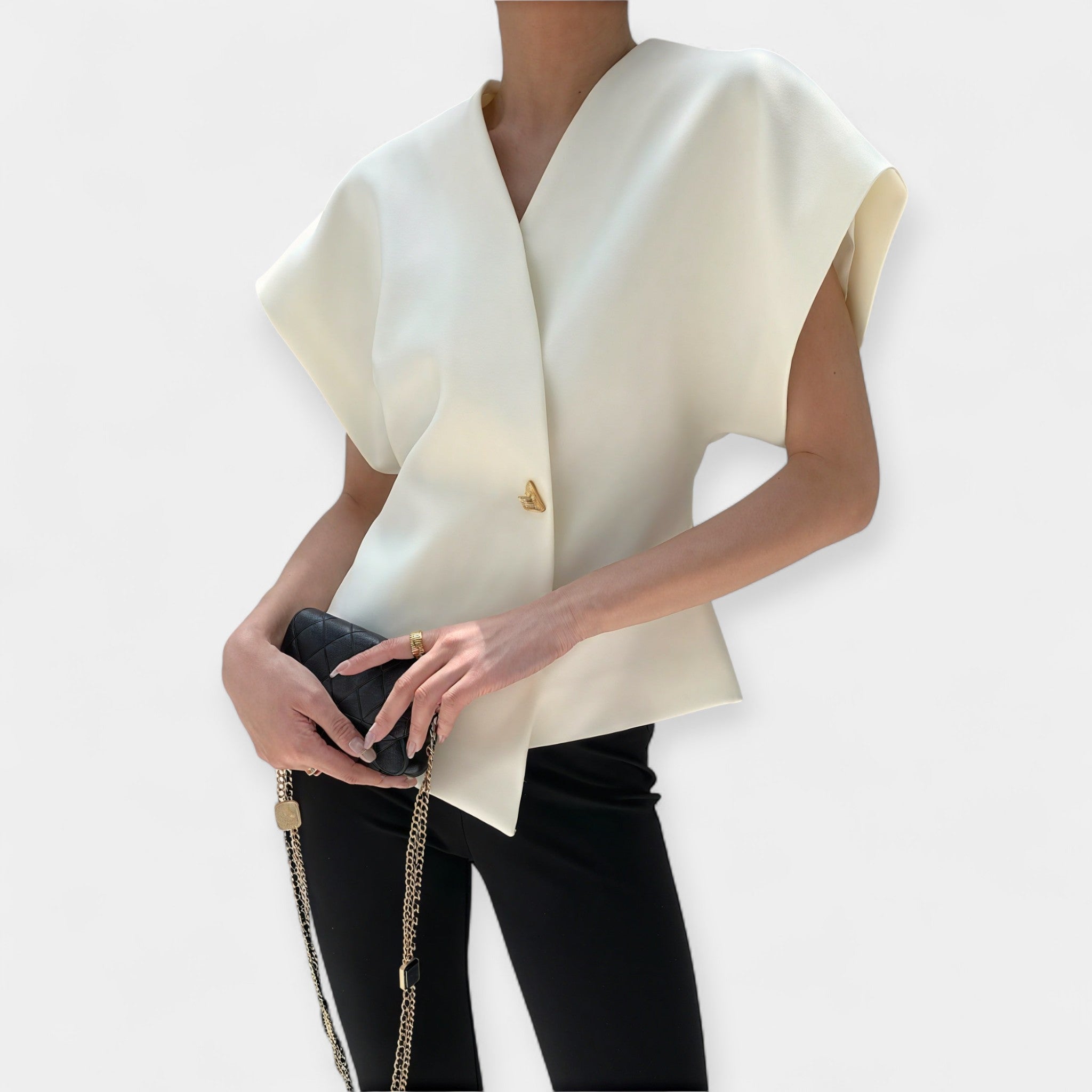 Maja – Moderan minimalistički top za svaku priliku